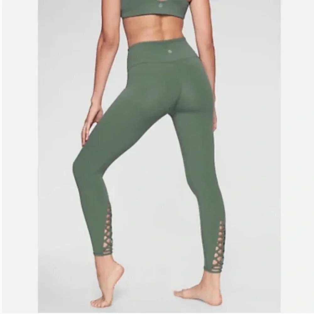 ATHLETA Savasana Macrame 7/8 Legging Green Soft S High Rise Cut Out Ankle Yoga